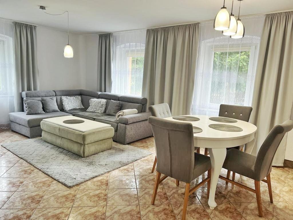 GOŁĘBI PUCH - Przytulny Apartament z Ogrodem, Kudowa Zdrój Exterior foto